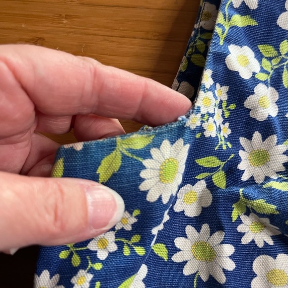 GUC Patty Woodward California- Vintage 1960s Blue and White Romper. Size M/L - Picture 9 of 9